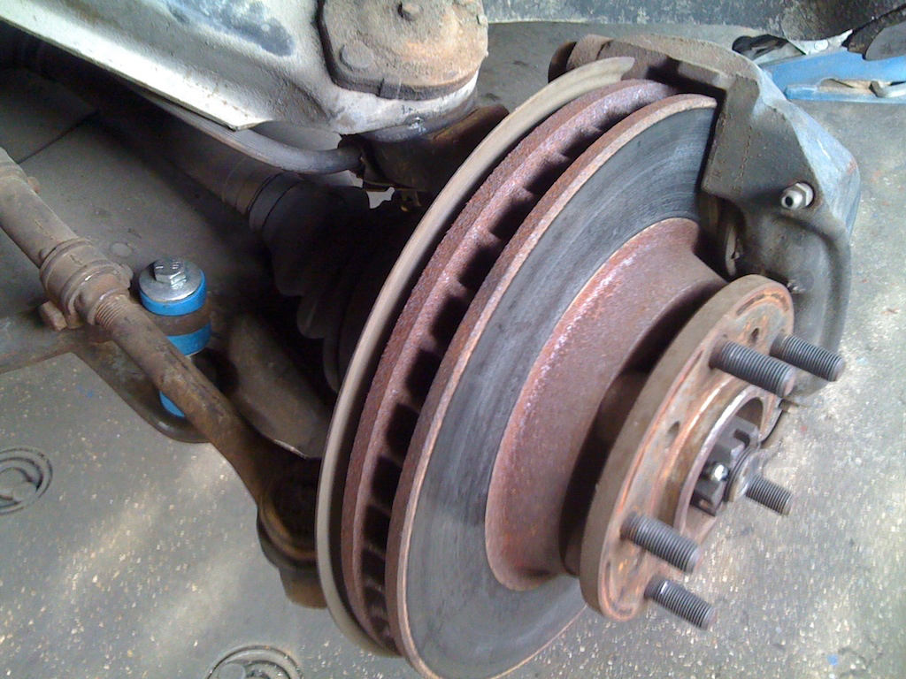 the left front disc brake is sticking - a picture before the rebuild