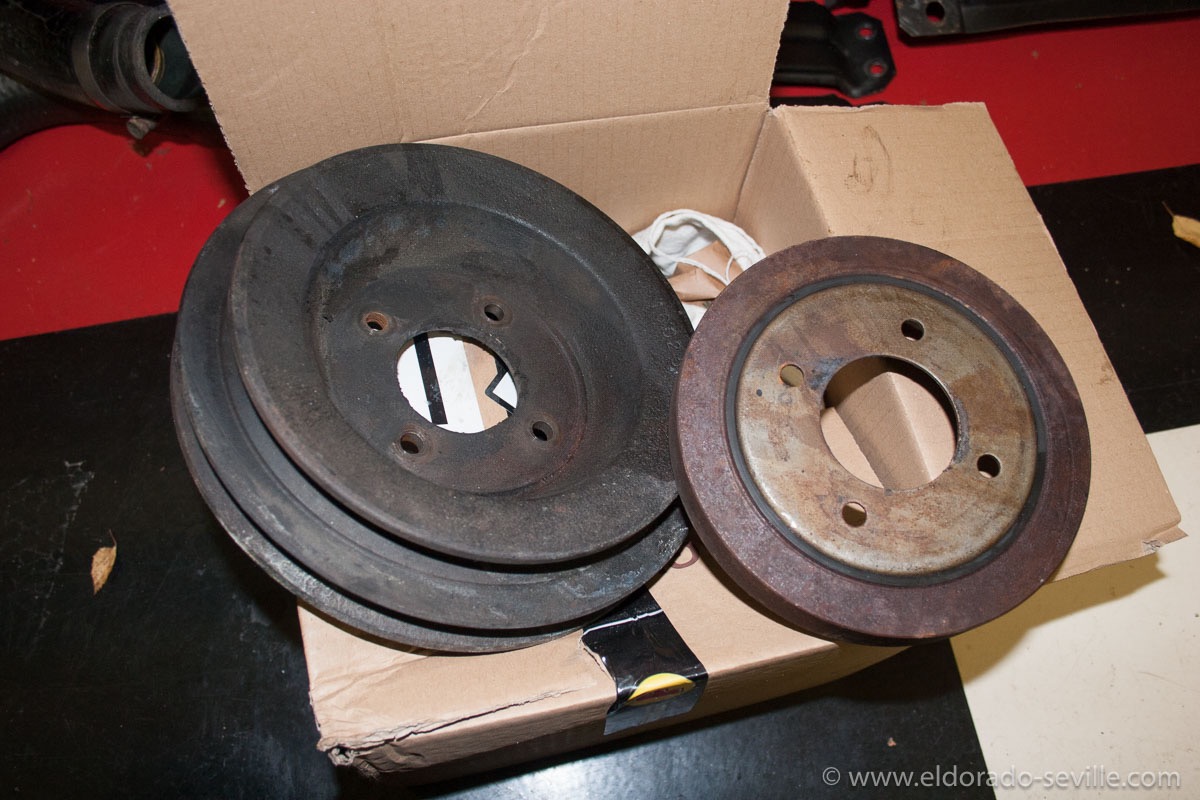 Harmonic Balancer and Crankshaft pulley before cleaning