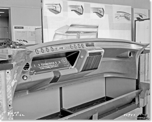 XP-727 instrument panel D-42943