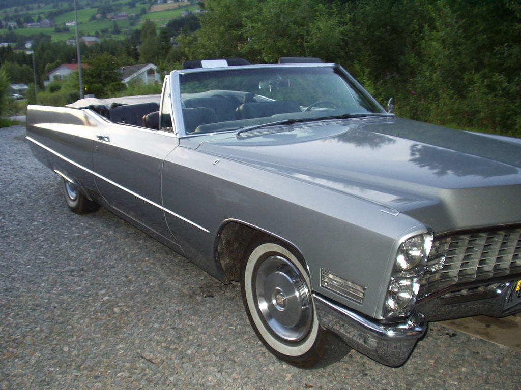 Kurt Hjelle sent me pictures of his DeVille in Regal Silver