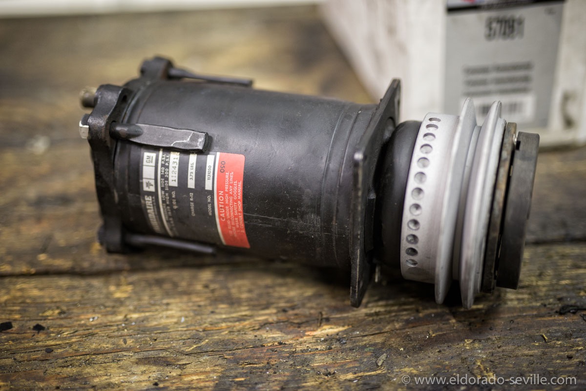 The sandblasted pulley on the original rebuilt compressor