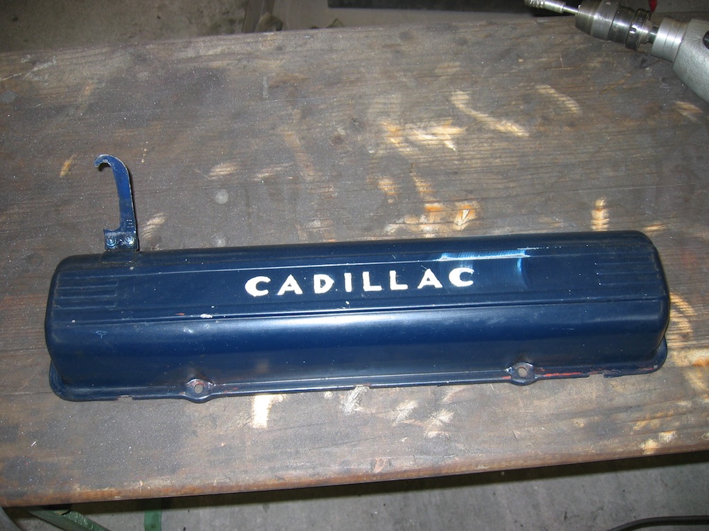the incorrectly painted valve cover before...